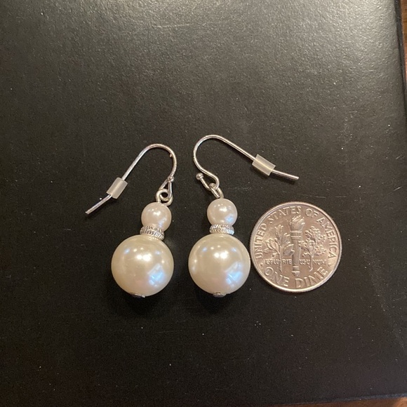 🌸NIB AVON Hollie 3 Piece Pearlesque Gift Set - Picture 11 of 14